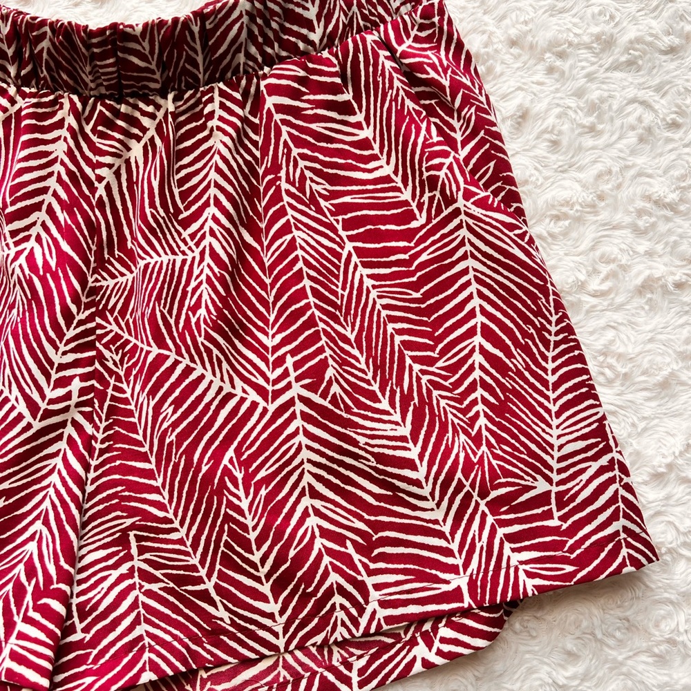 Fun summer shorts - Picture 2 of 2